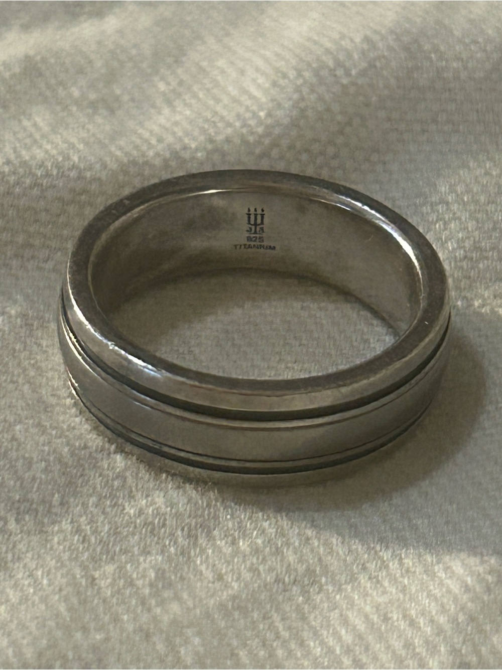 James Avery Men's Titanium Band with Twin Grooves in Silver